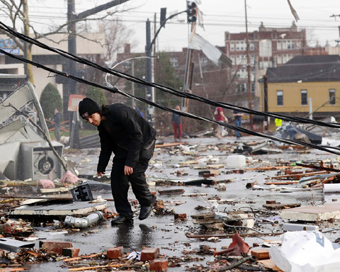 Deadly tornadoes rip through the state of Tennessee in US, kills 24