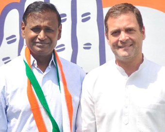 Dumped by BJP, Udit Raj joins Congress