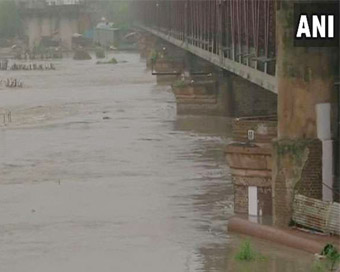 Yamuna crosses danger mark, evacuation begins