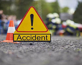 J&K: 5 people of the same family die as car falls into gorge