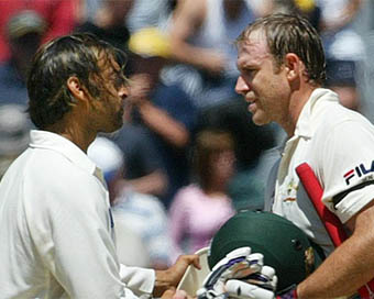 Soaib Akhtar and Matthew Hayden during 2002 Sharjah Test