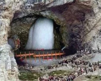 Amarnath Yatra suspended due to blockade of Jammu-Srinagar highway