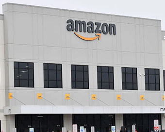 Former worker sues Amazon for not providing lunch breaks