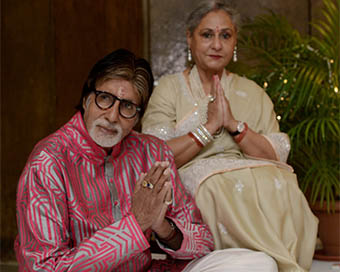 Big B misses wife Jaya on her birthday as she is stuck in Delhi