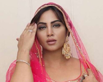 Arshi Khan fears for her engagement to Afghan cricketer