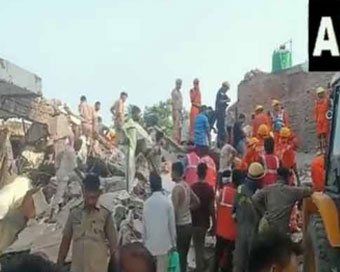 2 killed after building collapses in UP