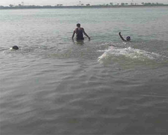 Five killed in UP boat capsize