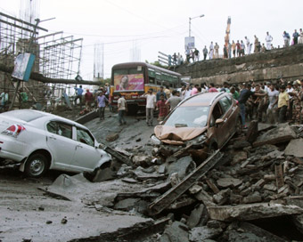 One dead in Kolkata bridge collapse, Mamata announces probe 