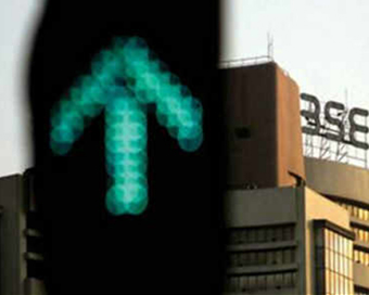 Markets in green after flat opening, Sensex above 40,500