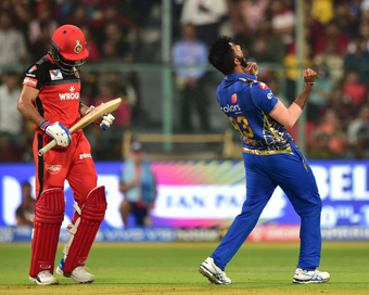 Bengaluru:  MI bowler Jasprit Bumrah   celebrates after taking wicket of  RCB batsman Virat Kohli (L) during the Indian Premier League 2019 (IPL T20) cricket match between Royal Challengers Bangalore (RCB) and Mumbai Indians (MI)  at Chinnaswamy Stad