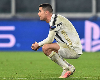 Juventus stunned by 10-man Porto, knocked out of Champions League