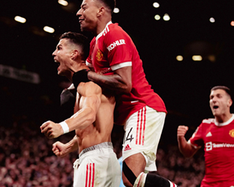 Champions League: Cristiano Ronaldo strikes late to win it for Manchester United