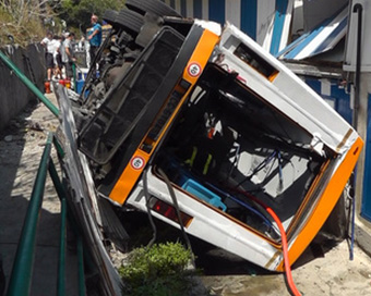 One killed, 28 injured in minibus crash in Italy