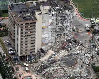 3 dead, 99 missing in US Florida building collapse