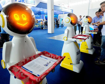 China hospital deploys robots