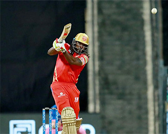 Universe Boss Chris Gayle becomes first to hit 350 sixes in IPL