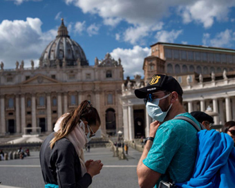 Coronavirus: Italy announces stringent measures as death toll crosses 800