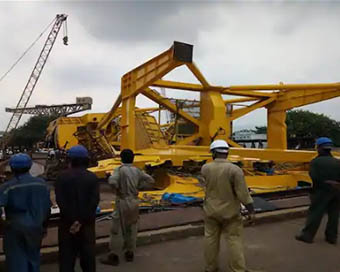 Crane collapses at Hindustan Shipyard in Vizag