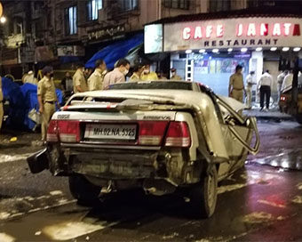 Mumbai: Car rams into people sitting on road near Crawford Maket, 4 killed