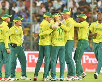 Cricket South Africa to retest players, hotel staff