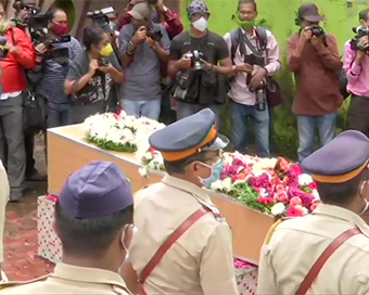 Captain Deepak Sathe cremated with full state honours