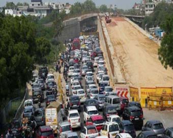 Delhi, Noida commuters keep crawling as Ashram flyover shut for 45 days