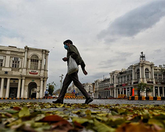 Delhi-NCR wakes up to clear sky; AQI 