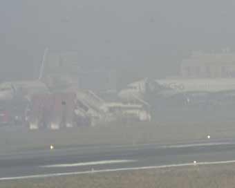 Thick fog in Delhi hits road-rail-air traffic 