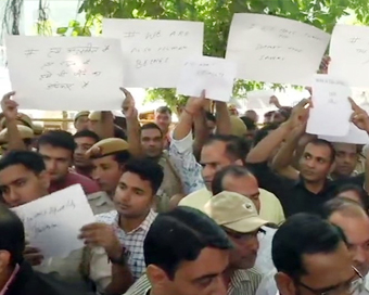 Tis Hazari violence: Delhi Police personnel protest at Police HQ