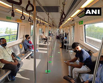 Delhi Unlocks: Metro passengers break rules on Day 1