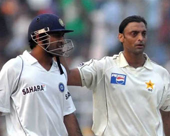 MS Dhoni and Shoaib Akhtar (file photo)