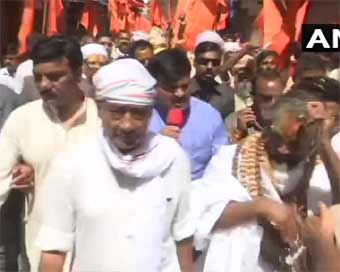 Sadhus hold rally in MP in support of Digvijaya Singh