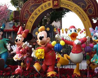 Shanghai Disneyland suspends operations