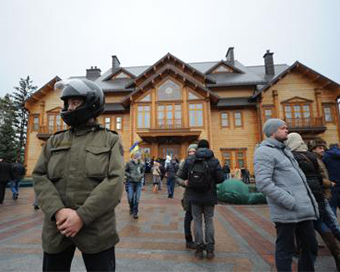 Russia-Ukraine News: Weekend curfew lifted in Kyiv, India advises students to go to railway stations for evacuation