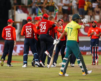 England players celebrate their win against SA in the 2nd T20 at Kingsmead, Durban