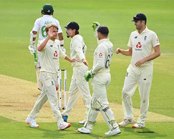 ENG vs PAK 2nd Test; Day 1, Stumps: Pakistan batting collapse halted by rain