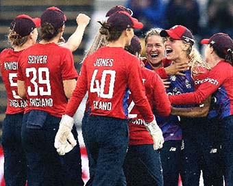 Indian women lose to England in first T20I