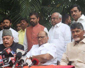 New Delhi: National Conference president Farooq Abdullah accompanied by Andhra Pradesh Chief Minister and Telugu Desam Party (TDP) chief N. Chandrababu Naidu and NCP chief Sharad Pawar during a media briefing in New Delhi, on Nov 1, 2018. (Photo: IAN