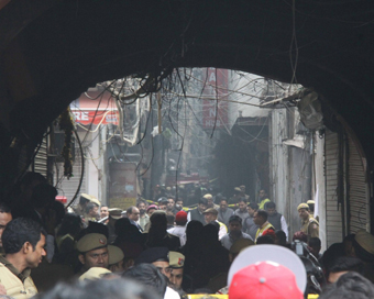 Kejriwal orders probe in Delhi fire, Rs 10 lakh assistance