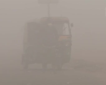 Dense fog, zero visibility in Delhi, Lucknow, Amritsar