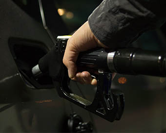 OMCs hold fuel prices, diesel price same for 9th day