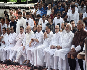 Political leaders, public gather to bid farewell to Sushma