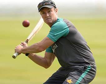 Sri Lanka batting coach Grant Flower tests positive for Covid-19