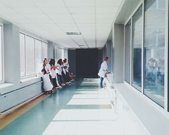 Can hospital floors be bacteria hotspots?