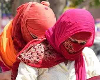 Jammu sizzles at 42.9 C, Srinagar records 33.8