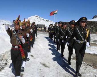 Indian soldiers and Chinese troops
