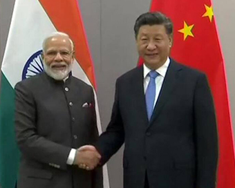 Modi with Jinping (file pic)