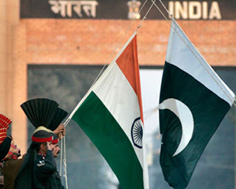 India, Pakistan discuss peace along LoC