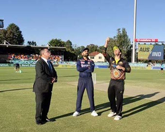 1st T20I: Australia opt to bowl against India, Natarajan makes debut