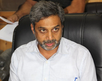 Srinagar: Jammu and Kashmir Chief Electoral Officer (CEO) Shaleen Kabra addresses a press conference regarding the elections to urban local bodies which will be held in the state in four phases beginning on October 8; in Srinagar on Sept 15, 2018. Ka